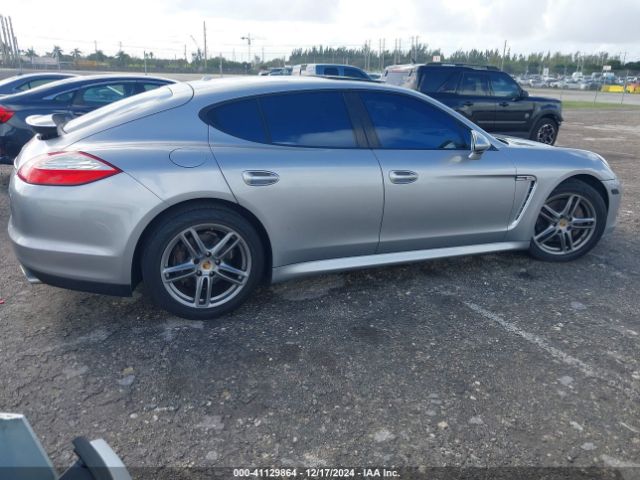 2011 PORSCHE PANAMERA WP0AA2A75BL011036 Photo 3