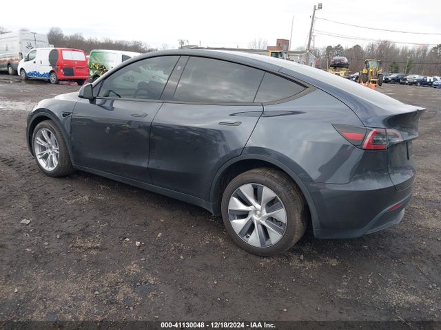 2024 TESLA MODEL Y 7SAYGDEE4RA235364 Photo 2