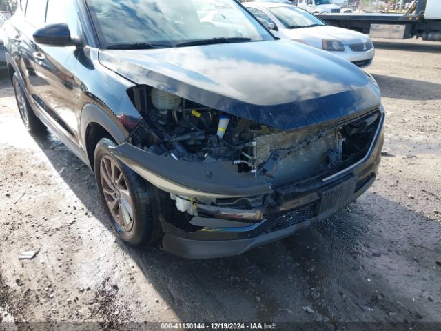 KM8J3CA4XHU583952 Hyundai TUCSON SE
