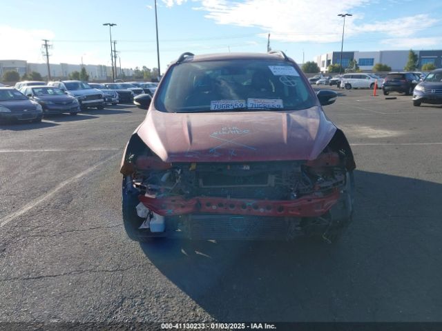 1FMCU0JD5HUA94654 Ford Escape Titanium