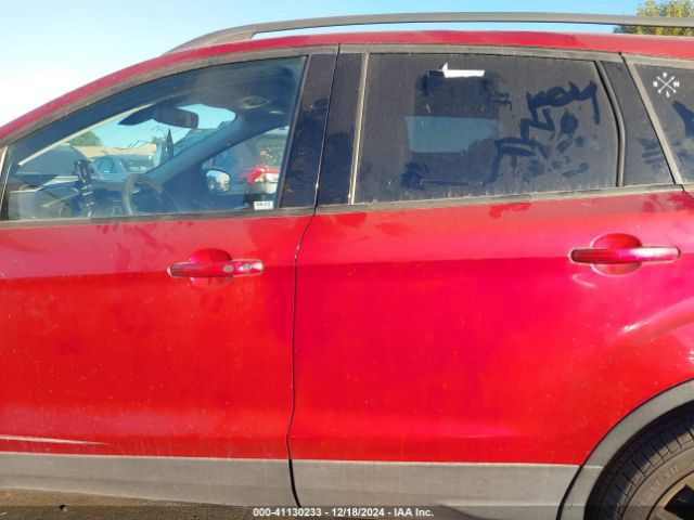 1FMCU0JD5HUA94654 Ford Escape Titanium