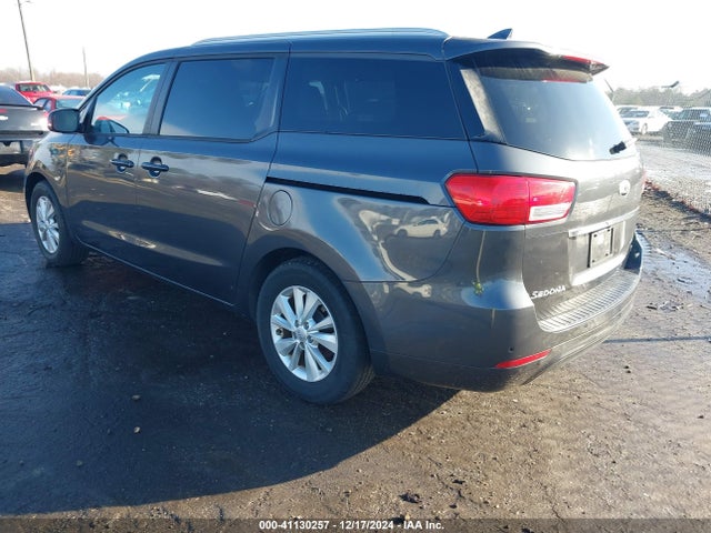 KIA SEDONA LX 2016 KNDMB5C17G6132497 Image 3