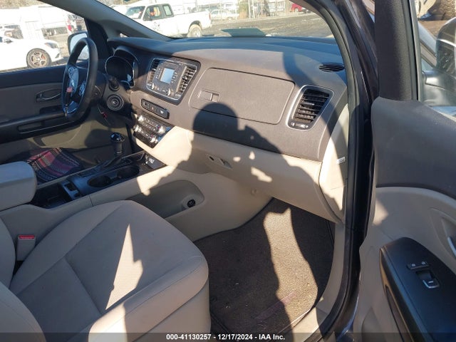KIA SEDONA LX 2016 KNDMB5C17G6132497 Image 5