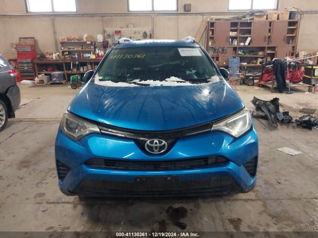 2T3BFREV8GW411233 Toyota RAV4 LE