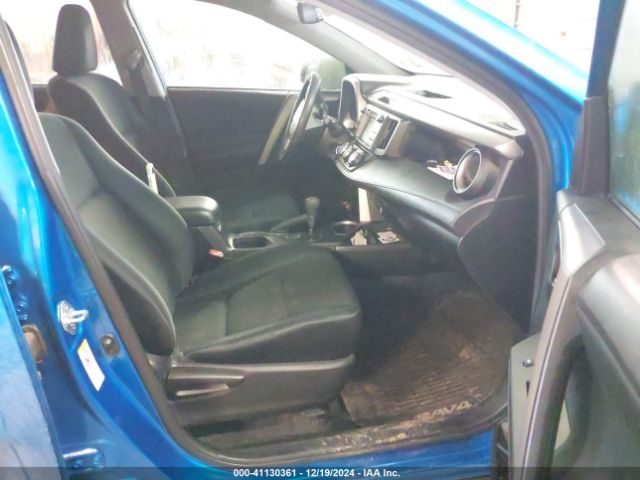 2T3BFREV8GW411233 Toyota RAV4 LE