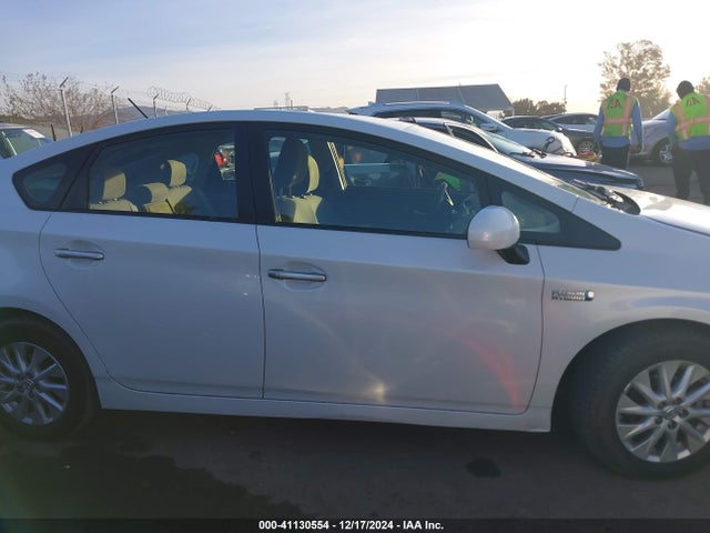 Toyota PRIUS PLUG-IN 2014 JTDKN3DP4E3051848 Image 14