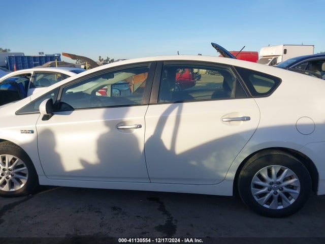 Toyota PRIUS PLUG-IN 2014 JTDKN3DP4E3051848 Image 15
