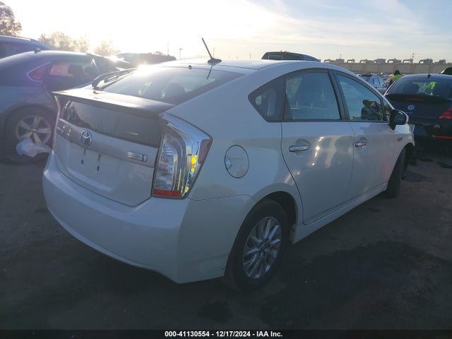 Toyota PRIUS PLUG-IN 2014 JTDKN3DP4E3051848 Image 4