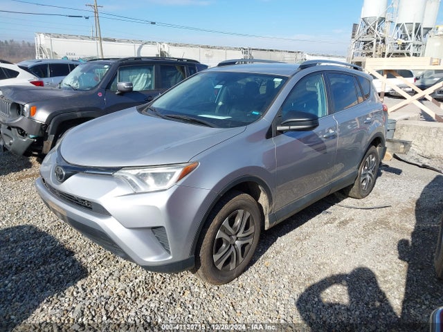 Toyota RAV4 LE 2017 2T3BFREV3HW611468 Image 2