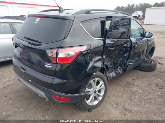 1FMCU0HD4JUB82509 Ford ESCAPE SEL