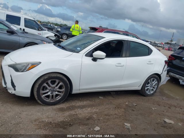3MYDLBYV7HY159377 Toyota YARIS IA