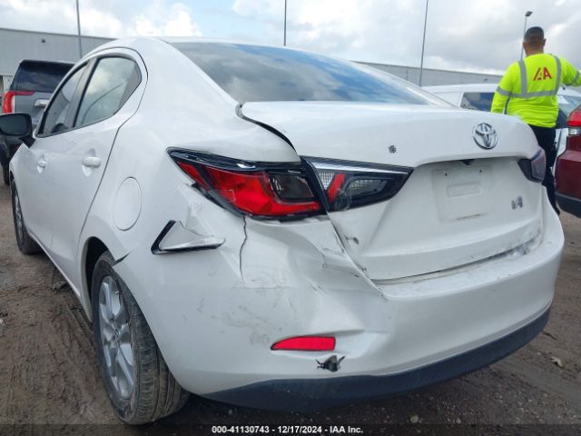 3MYDLBYV7HY159377 Toyota YARIS IA