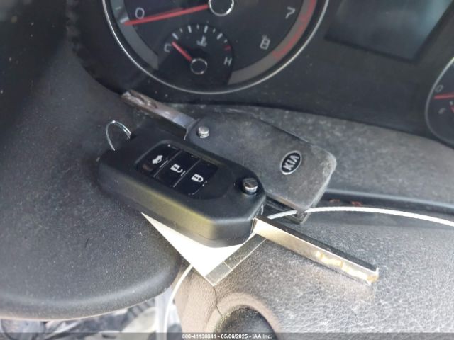 3KPF34AD3KE114076 KIA FORTE S