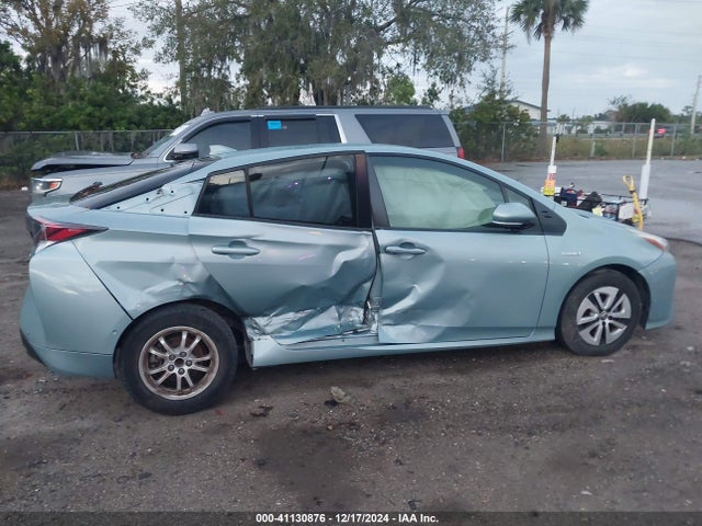 Toyota Prius Two 2018 JTDKBRFU1J3072343 Image 13