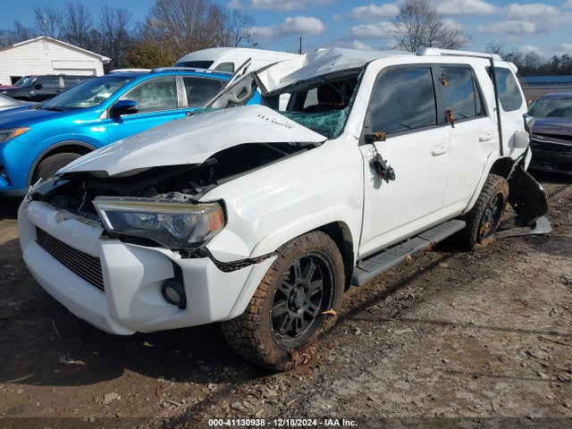 Toyota 4RUNNER SR5 2015 JTEZU5JR8F5093122 Image 2