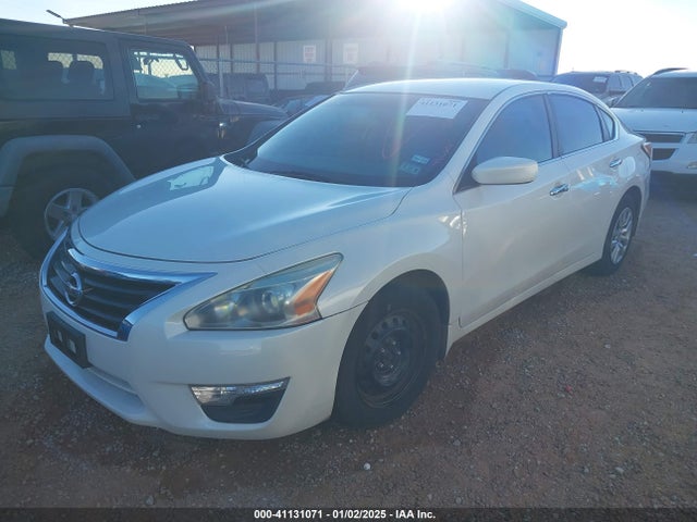 Nissan Altima 2.5 S 2015 1N4AL3AP8FN365892 Image 2