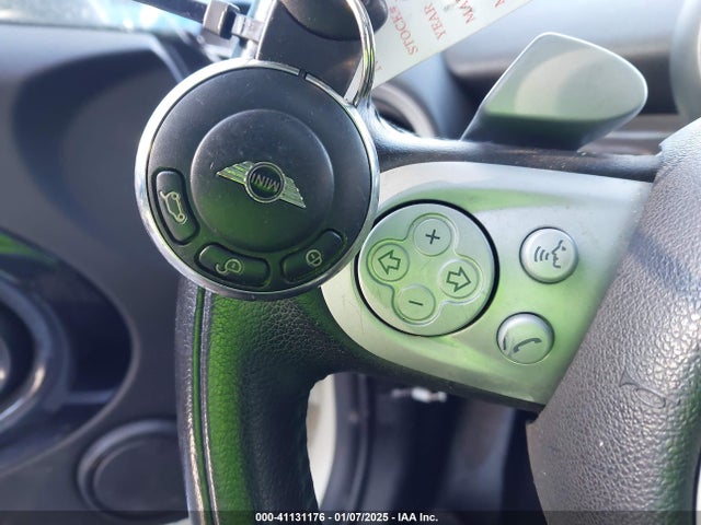 2009 MINI COOPER CLUBMAN WMWML33549TN69038 Photo 10