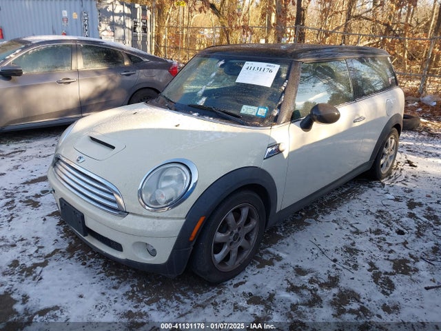 2009 MINI COOPER CLUBMAN WMWML33549TN69038 Photo 1