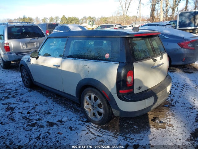 2009 MINI COOPER CLUBMAN WMWML33549TN69038 Photo 2