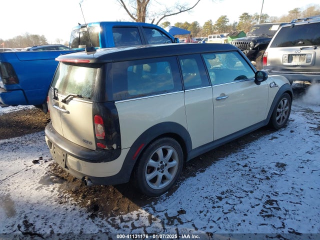 2009 MINI COOPER CLUBMAN WMWML33549TN69038 Photo 3