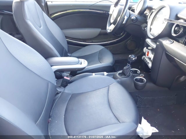 2009 MINI COOPER CLUBMAN WMWML33549TN69038 Photo 4