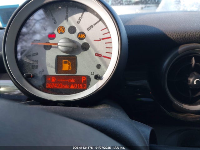 2009 MINI COOPER CLUBMAN WMWML33549TN69038 Photo 6