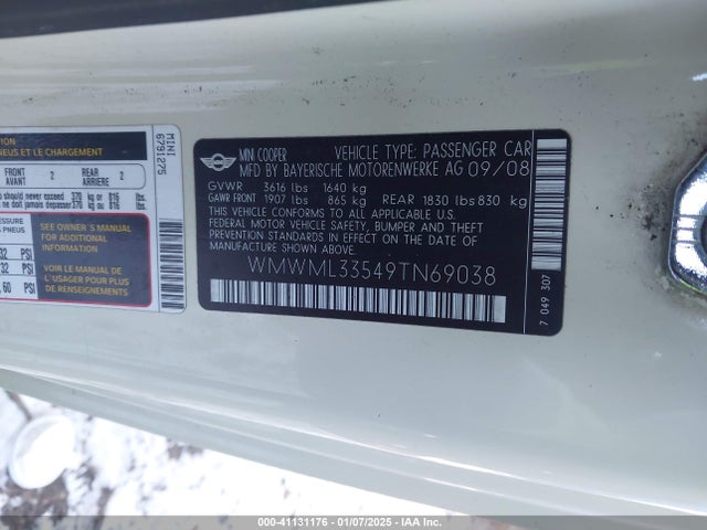 2009 MINI COOPER CLUBMAN WMWML33549TN69038 Photo 8