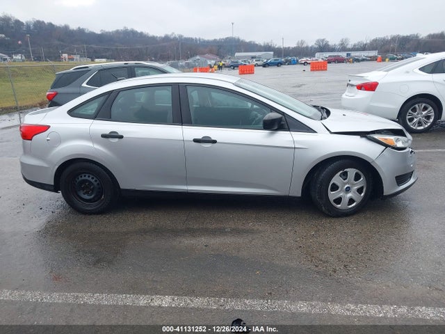 Ford FOCUS S 2016 1FADP3E28GL379594 Image 13