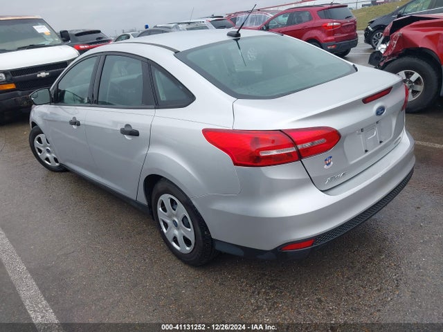 Ford FOCUS S 2016 1FADP3E28GL379594 Image 3