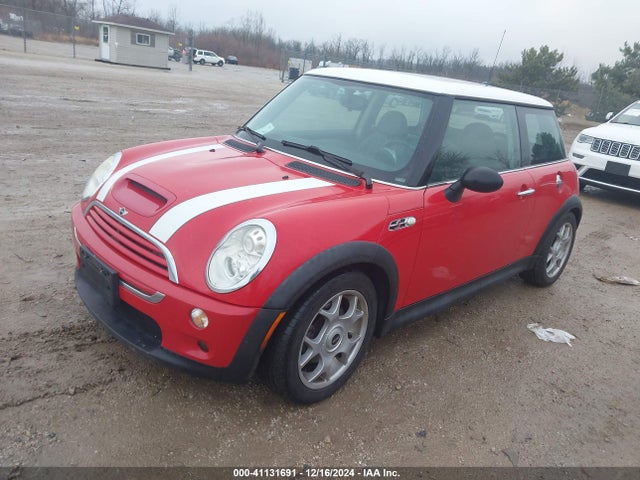 2006 MINI COOPER S WMWRE33576TG99751 Photo 1