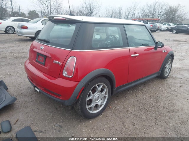 2006 MINI COOPER S WMWRE33576TG99751 Photo 3