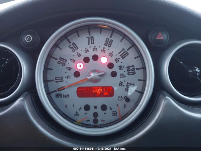 2006 MINI COOPER S WMWRE33576TG99751 Photo 6
