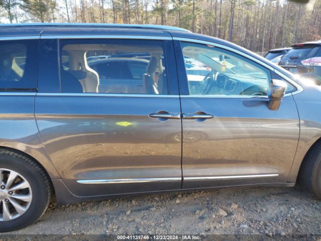 2C4RC1BG2JR235652 Chrysler Pacifica Touring L