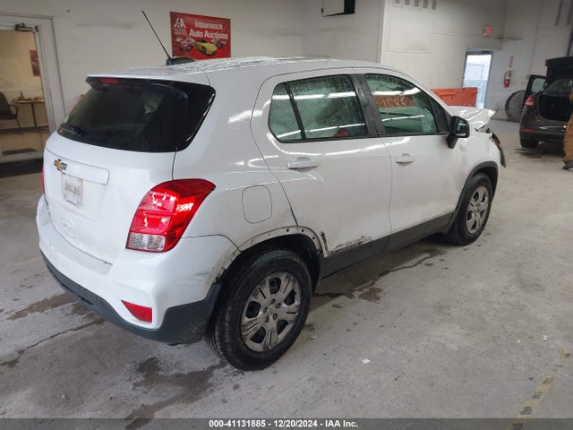 Chevrolet TRAX LS 2017 3GNCJKSB1HL233508 Image 4