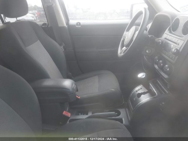1C4NJPBB5FD329272 Jeep Patriot Sport