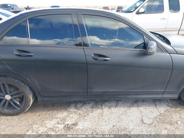Mercedes-Benz C 250 2014 WDDGF4HB7EA960997 Image 13