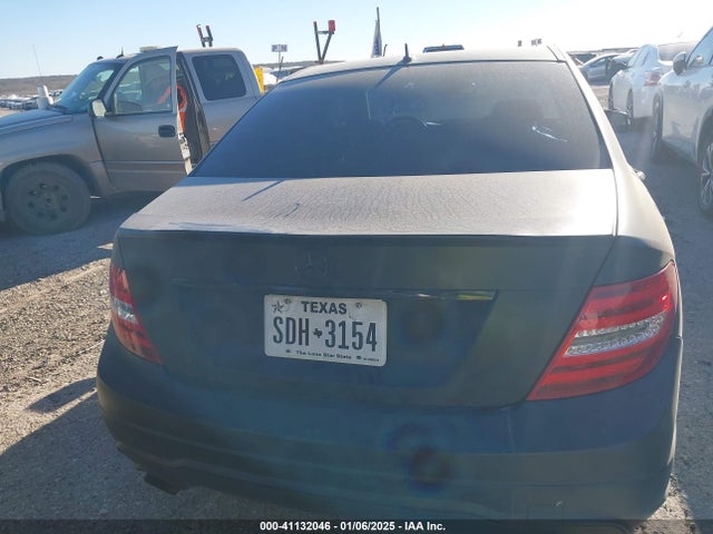Mercedes-Benz C 250 2014 WDDGF4HB7EA960997 Image 16