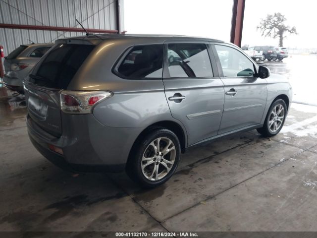 JA4AD3A37EZ001565 Mitsubishi Outlander Se