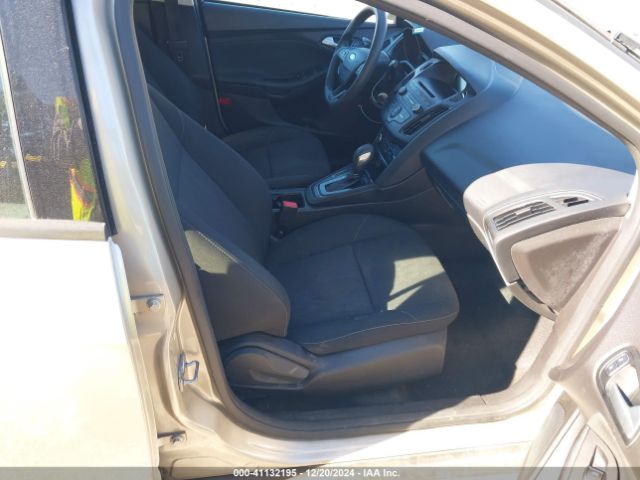 1FADP3F22HL285453 Ford FOCUS SE