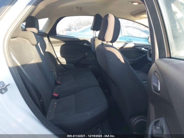 1FADP3K27HL217204 Ford FOCUS SE