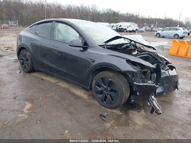 2024 TESLA MODEL Y 7SAYGDED8RF128473 Photo 0