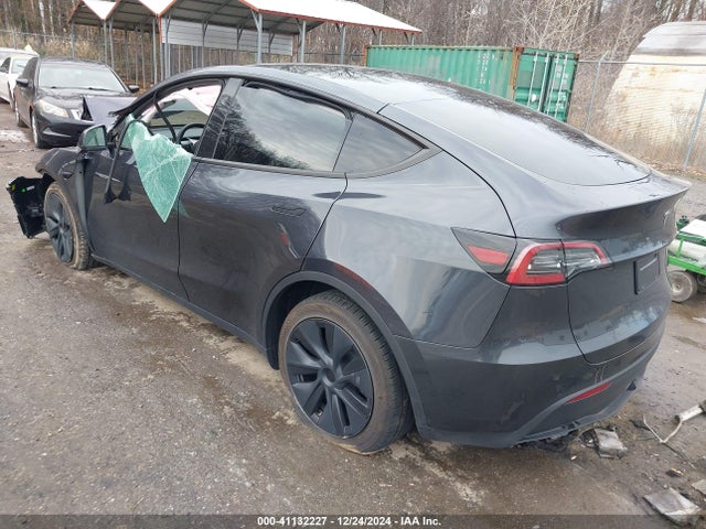 2024 TESLA MODEL Y 7SAYGDED8RF128473 Photo 2
