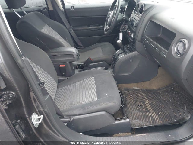 1C4NJPBA1GD811827 Jeep Patriot Sport