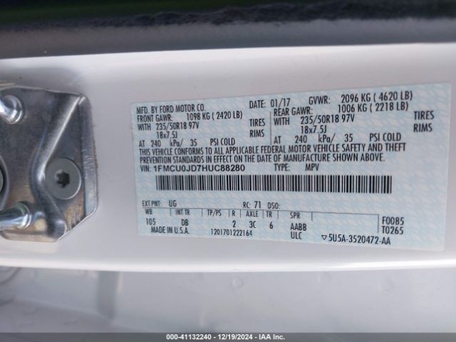 1FMCU0JD7HUC88280 Ford Escape Titanium