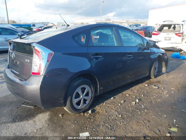 JTDKN3DU7F1984792 Toyota Prius Two
