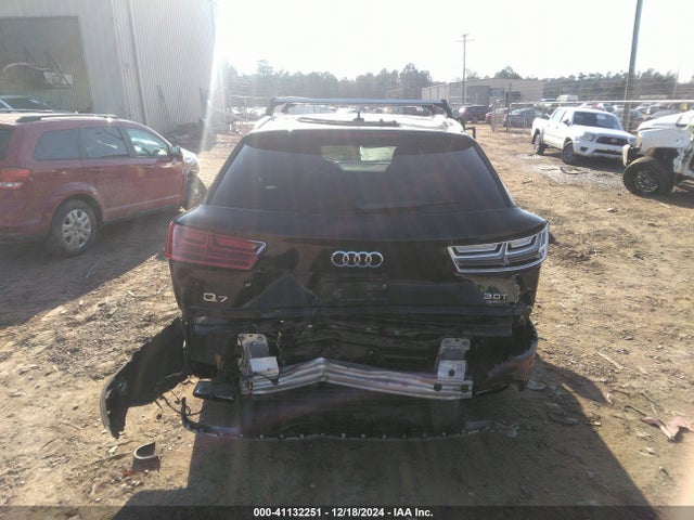 Audi Q7 3.0t Premium 2017 WA1LAAF76HD010129 Image 17
