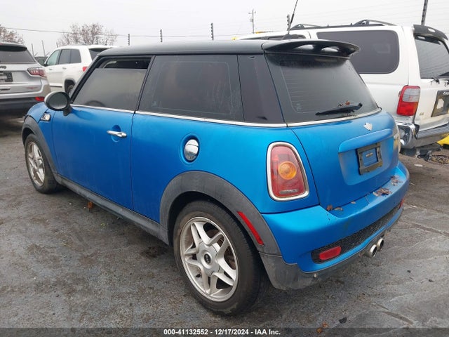 2007 MINI COOPER S WMWMF73557TL86792 Photo 2