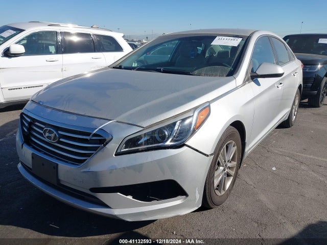 Hyundai SONATA SE 2015 5NPE24AF9FH039157 Image 2