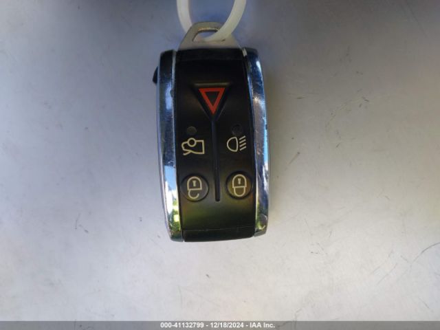 2012 JAGUAR XF SAJWA0HE8CMS54125 Photo 10
