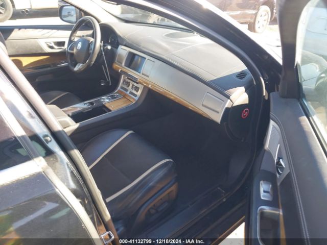 2012 JAGUAR XF SAJWA0HE8CMS54125 Photo 4